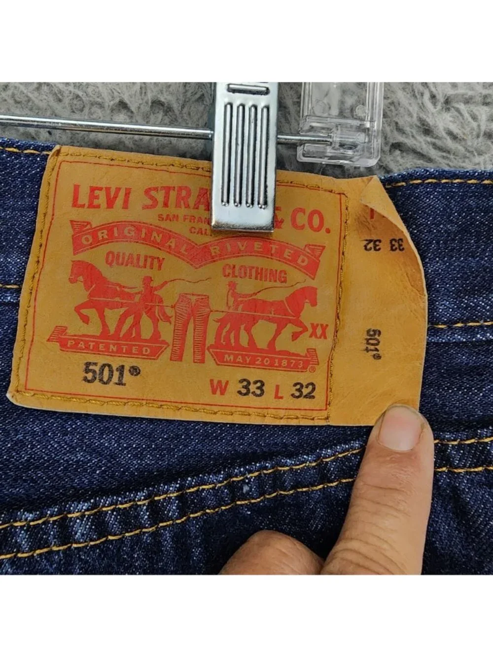 Levis Jeans Mens 33x32 Blue 501 Denim Button Fly Straight Classic *Read*